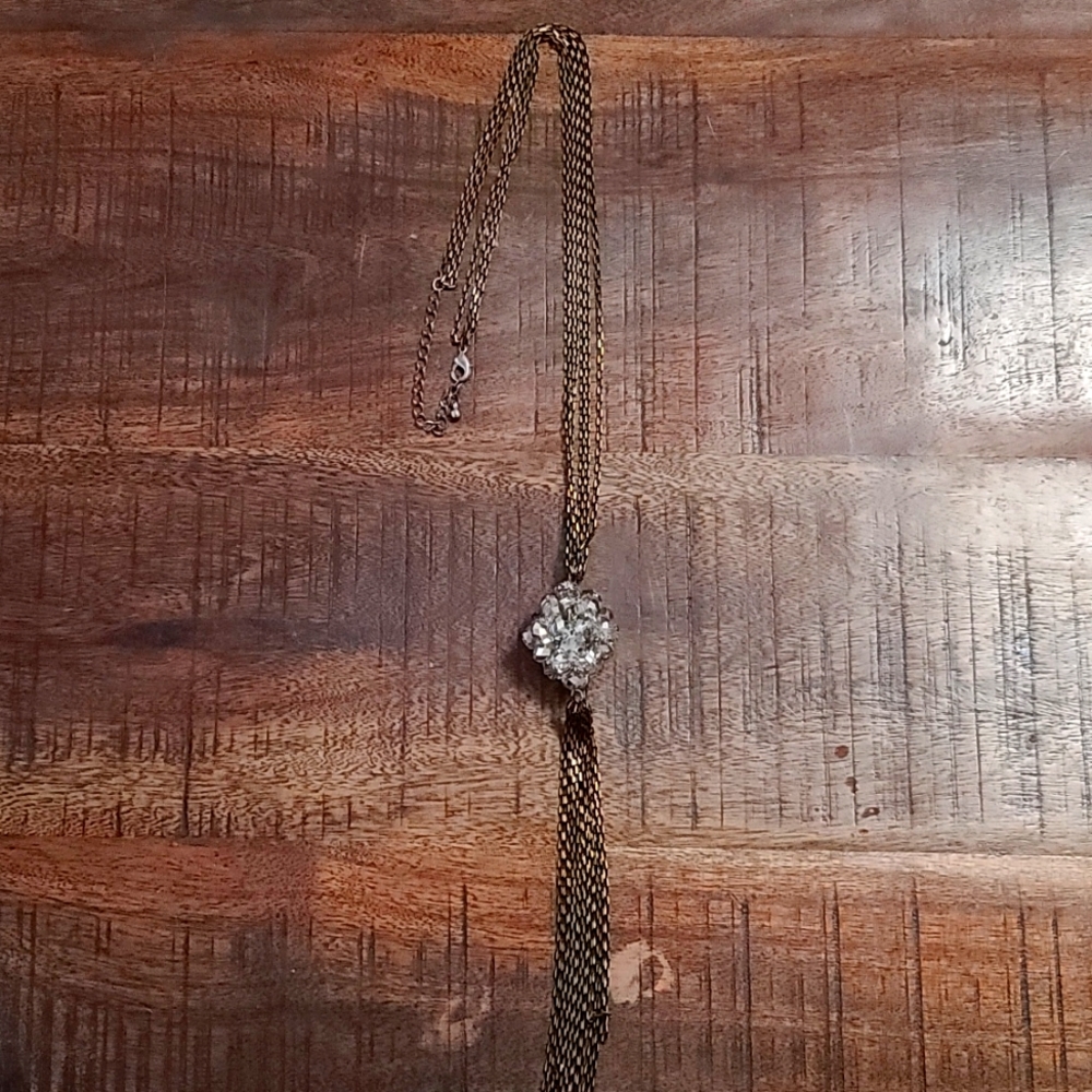 Long copper colored necklace